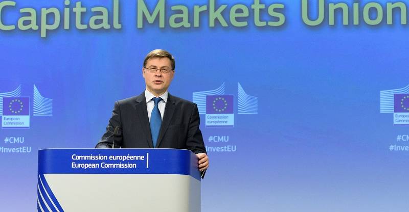 Comisia Europeană: Promovarea surselor alternative de finanțare și investiții transfrontaliere fără obstacole